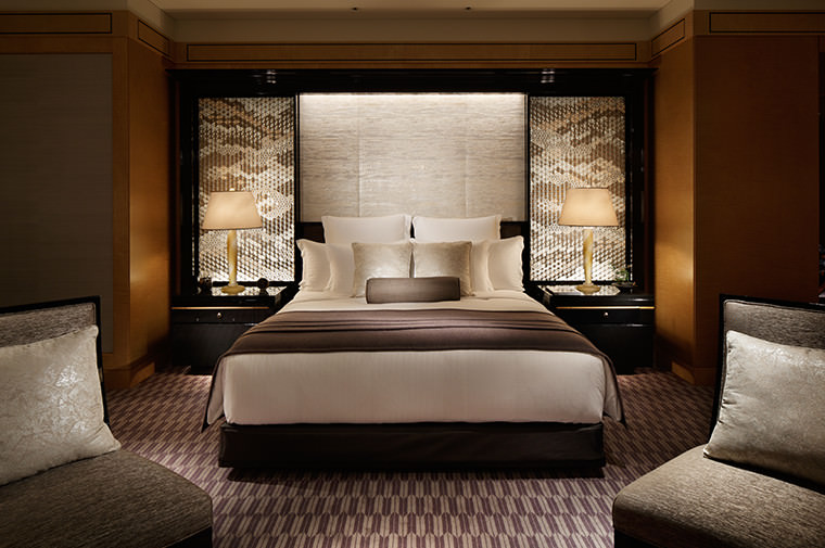 The Ritz Carlton Tokyo (Guest Rooms and Suites)  IMAGE02