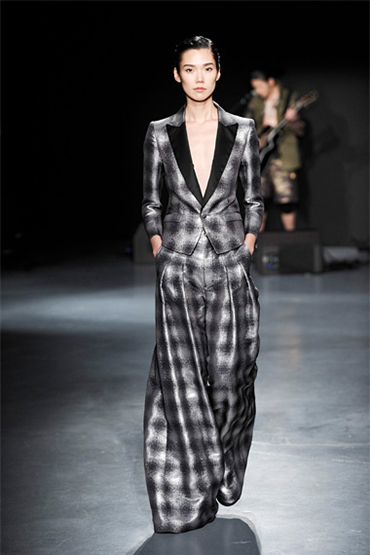 MIHARAYASUHIRO 2012-13 A/W RUNWAY IMAGE01