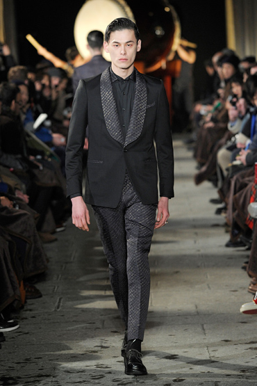 MIHARAYASUHIRO 2012-13 A/W RUNWAY IMAGE05